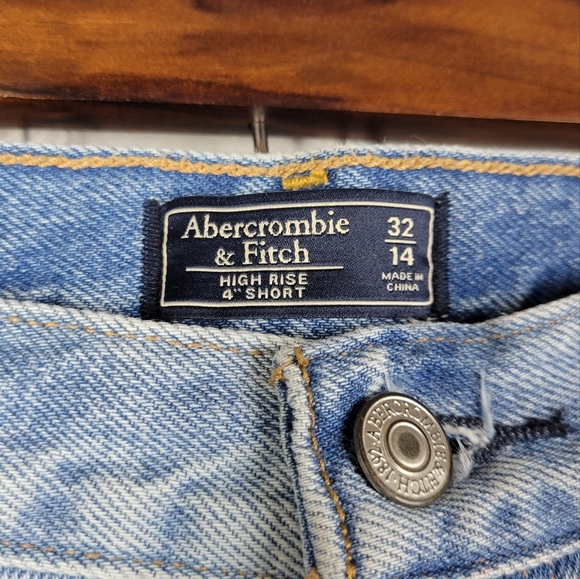 Abercrombie & Fitch high rise 4" distressed denim shorts - Picture 4 of 8